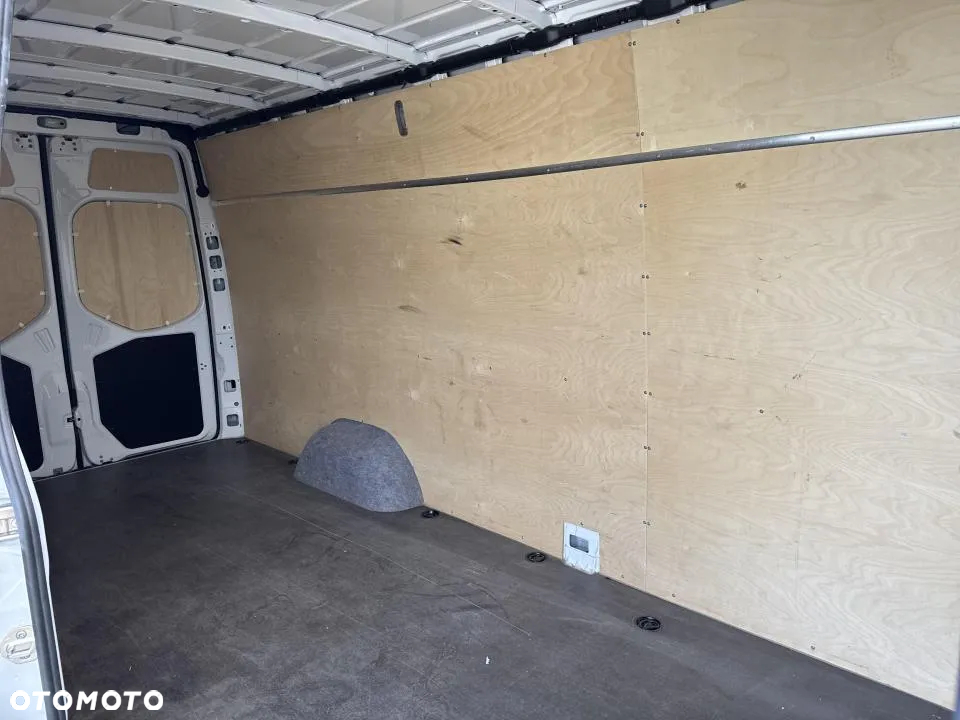 Mercedes-Benz Sprinter - 21