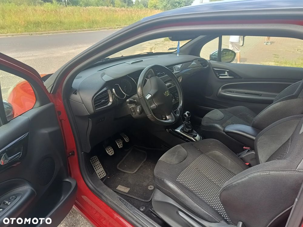 Citroën DS3 THP 155 Red Edition - 11