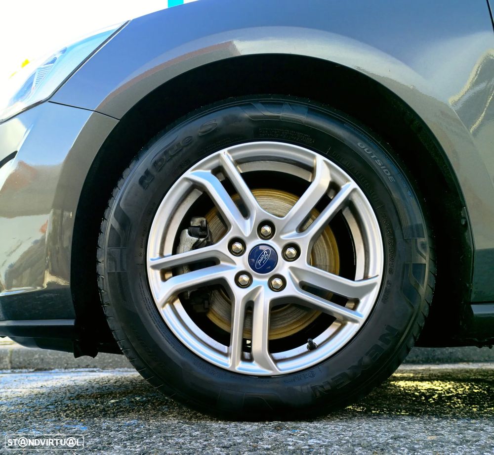 Ford Focus SW - 8