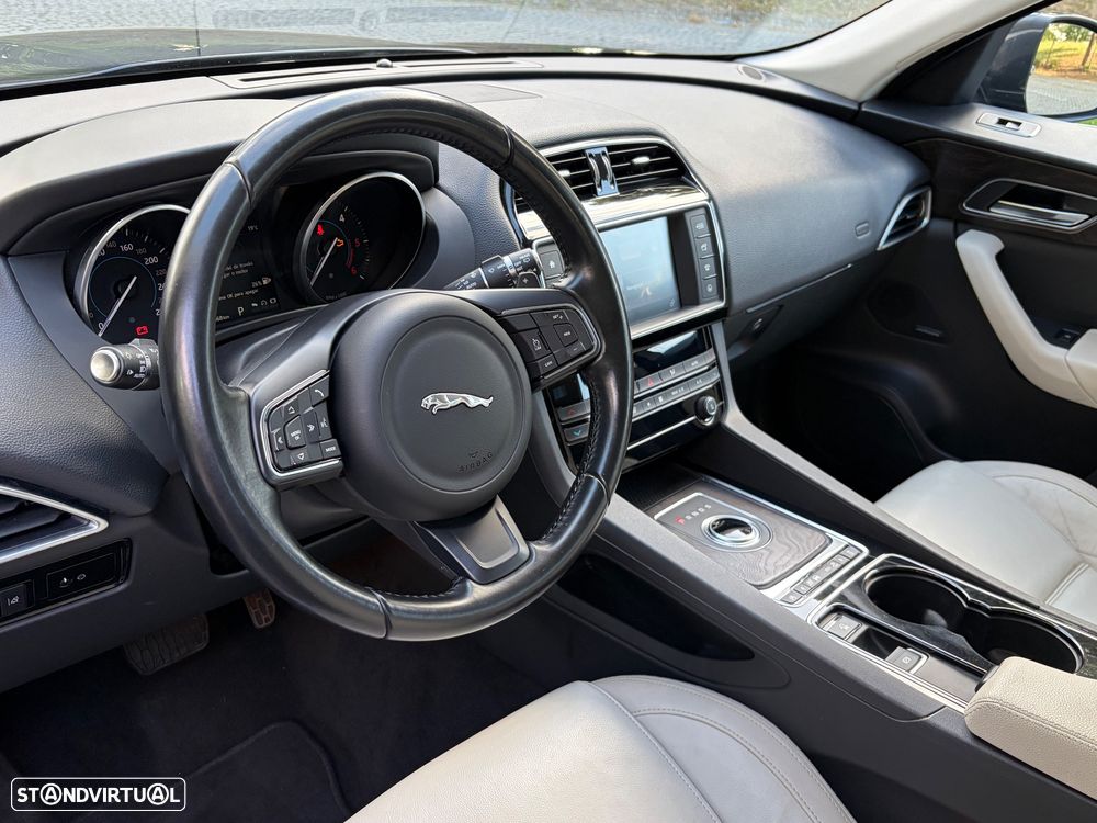 Jaguar F-Pace 2.0 i4D Prestige AWD Aut. - 12