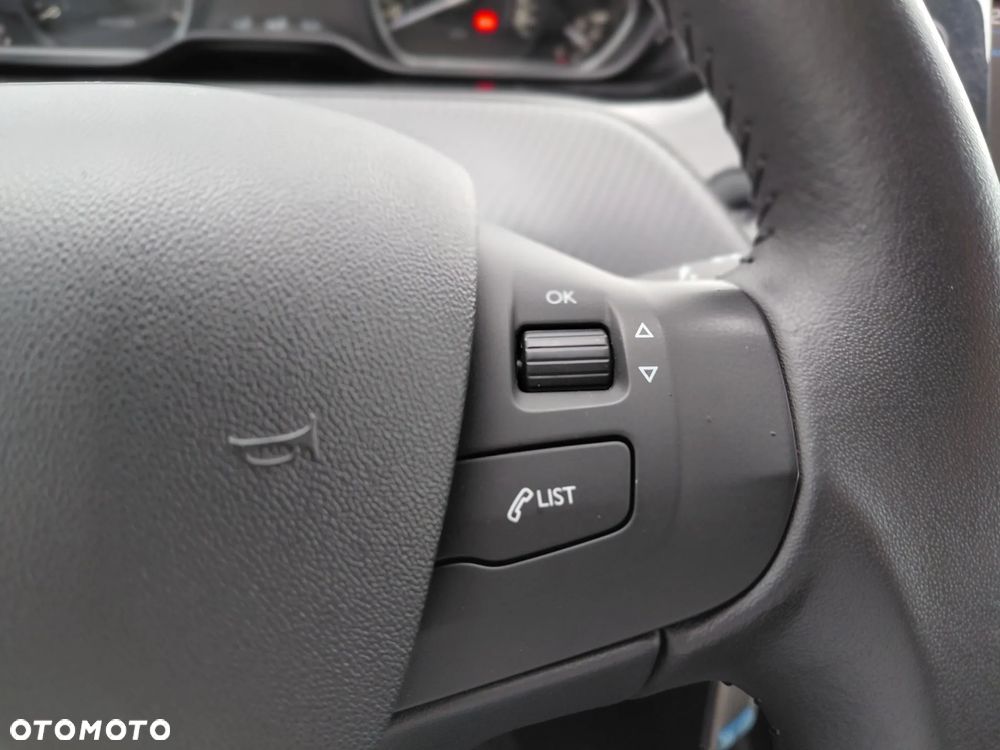 Peugeot 2008 1.2 Pure Tech Access - 22