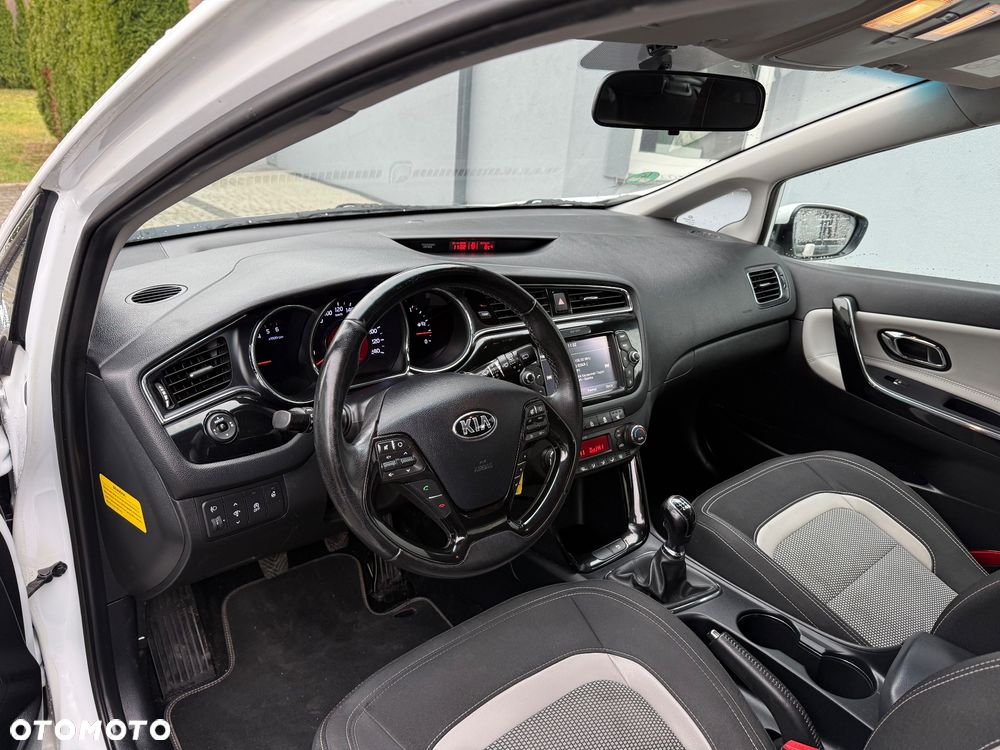 Kia Ceed 1.6 CRDi 136 ISG GT Line - 10