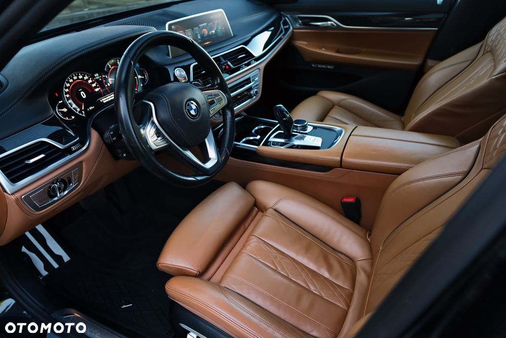 BMW Seria 7 - 12