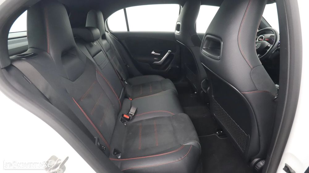 Mercedes-Benz A 250 e AMG Line - 29