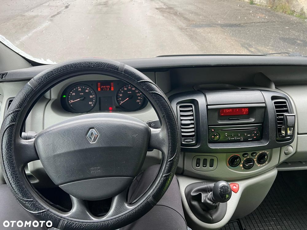 Renault Trafic - 19