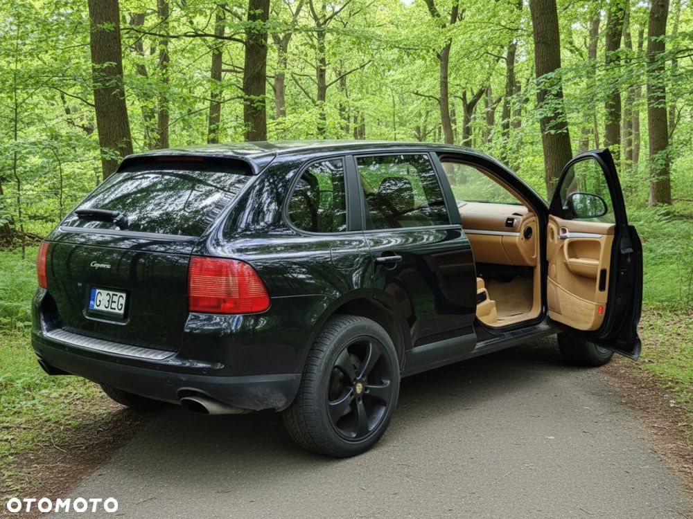 Porsche Cayenne - 1