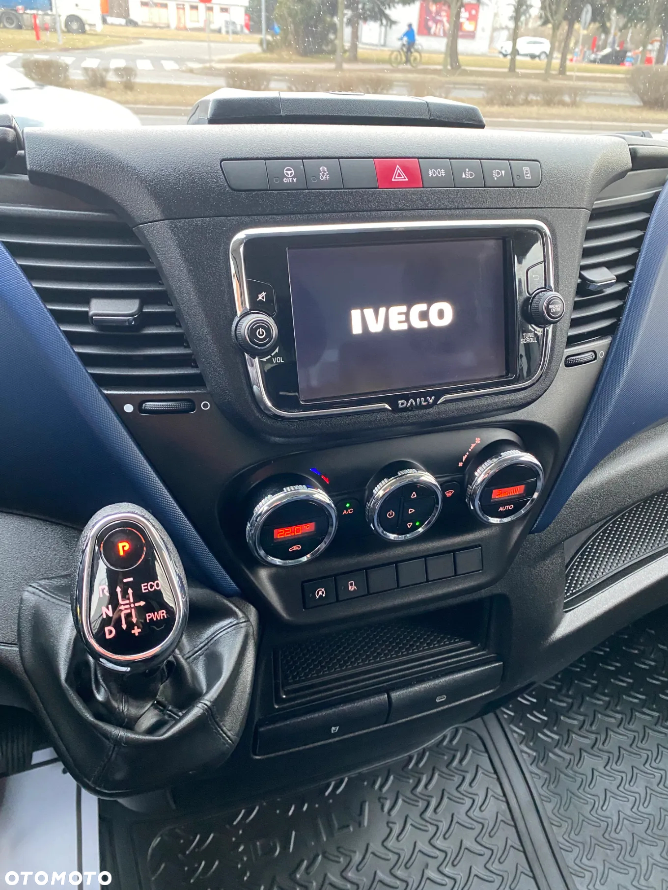 Iveco DAILY 35-160 HI-MATIC KONTENER 8 EUROPALET WINDA ZEPRO - 39