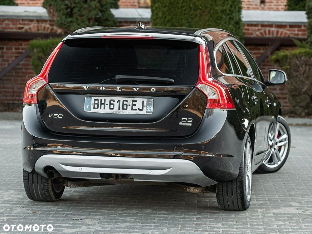 Volvo V60 D4 R-Design Momentum - 3