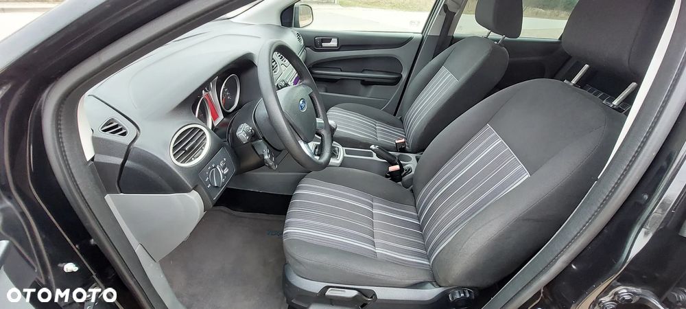 Ford Focus - 25