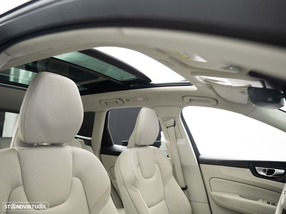 Volvo XC 60 2.0 T6 PHEV Plus Bright AWD - 44