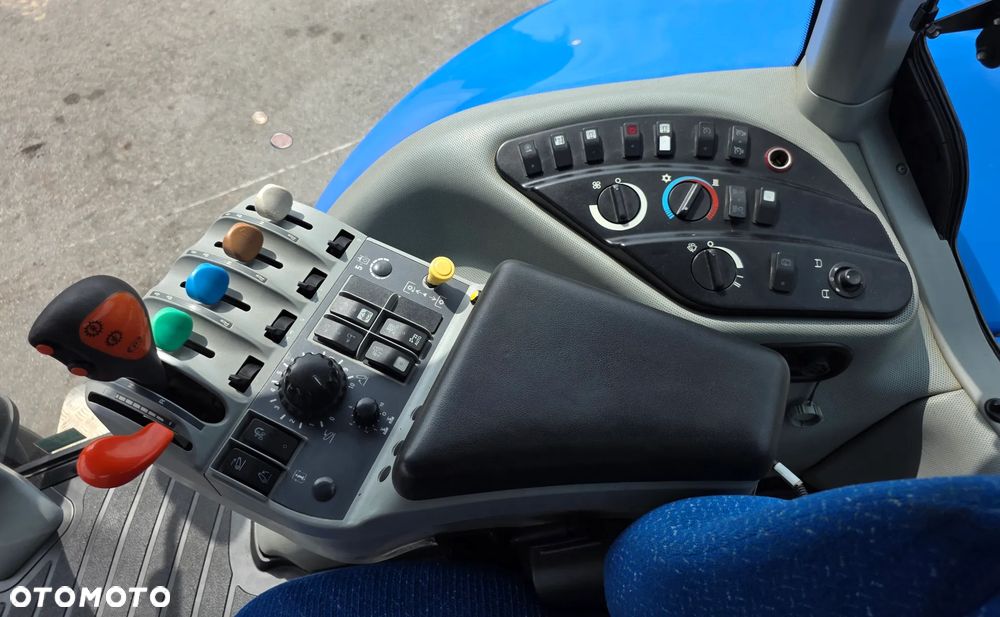 New Holland T8020 - 9