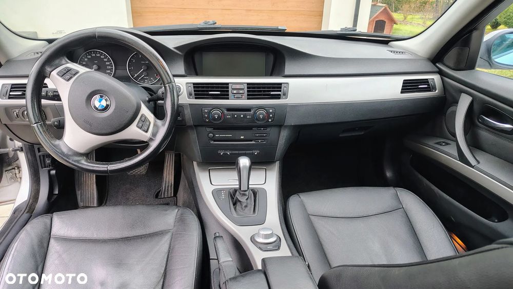 BMW Seria 3 320i - 13