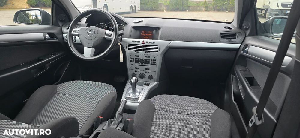 Opel Astra 1.6 Caravan - 13