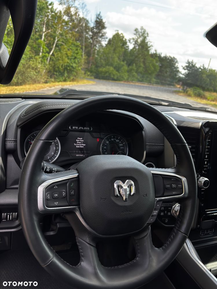 RAM 1500 5.7 eTorque Quad Cab Longbed Laramie Black - 37