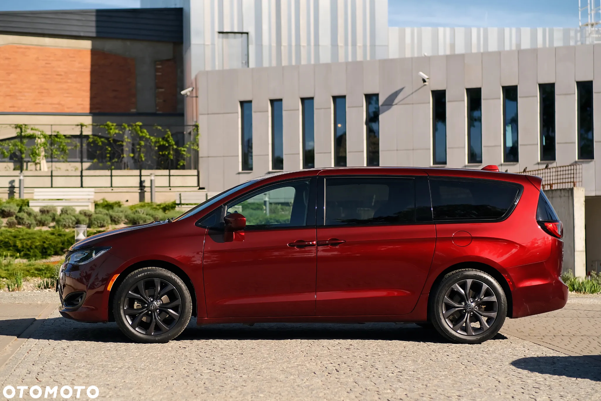Chrysler Pacifica - 13