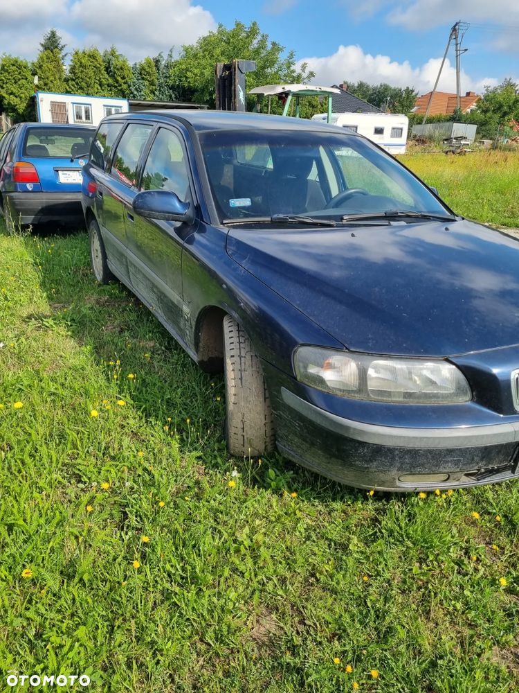 Volvo v70 2001r 2.5 tdi 140km D5252T skrzynia m56 na części - 2
