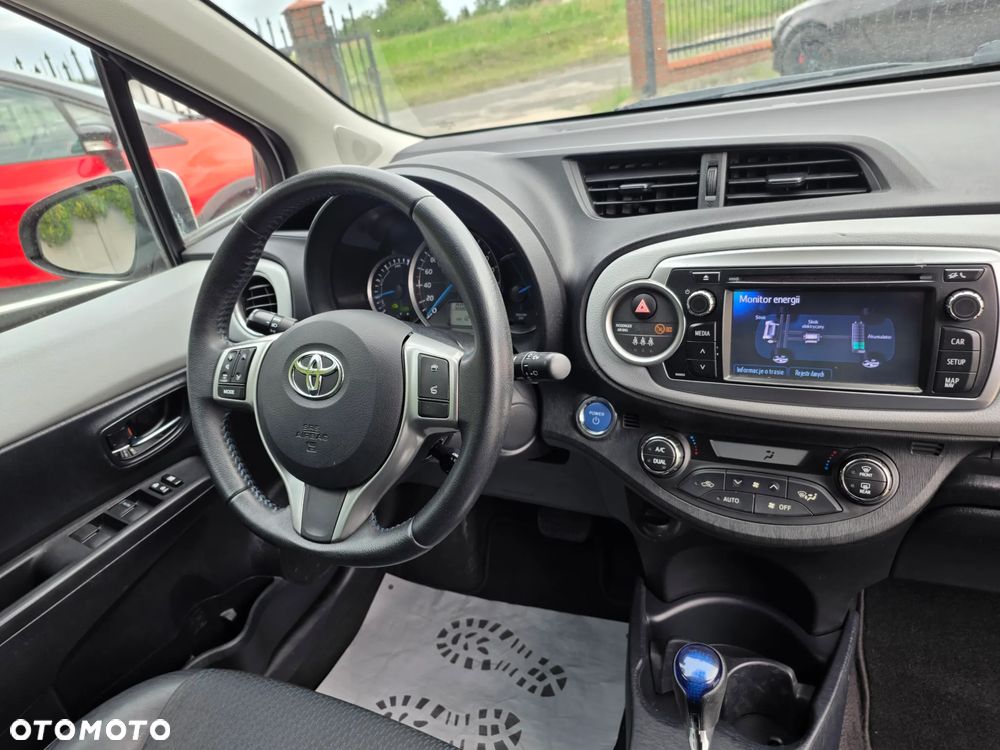Toyota Yaris 1.5 VVT-i Lounge - 26