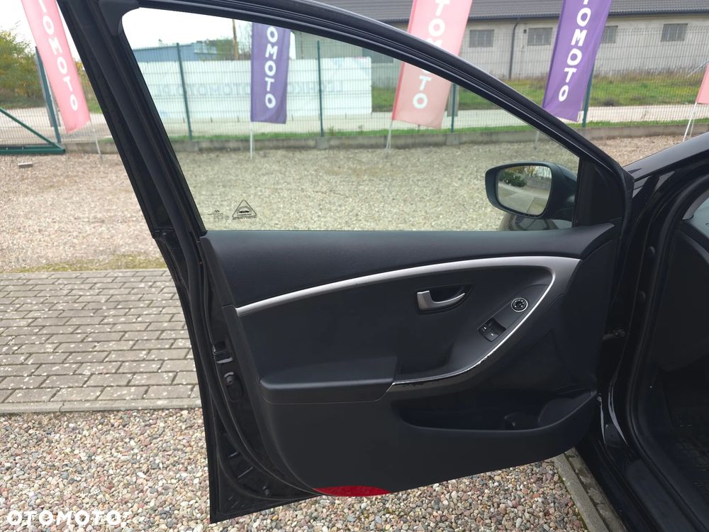 Hyundai i30 blue 1.4 Classic - 19