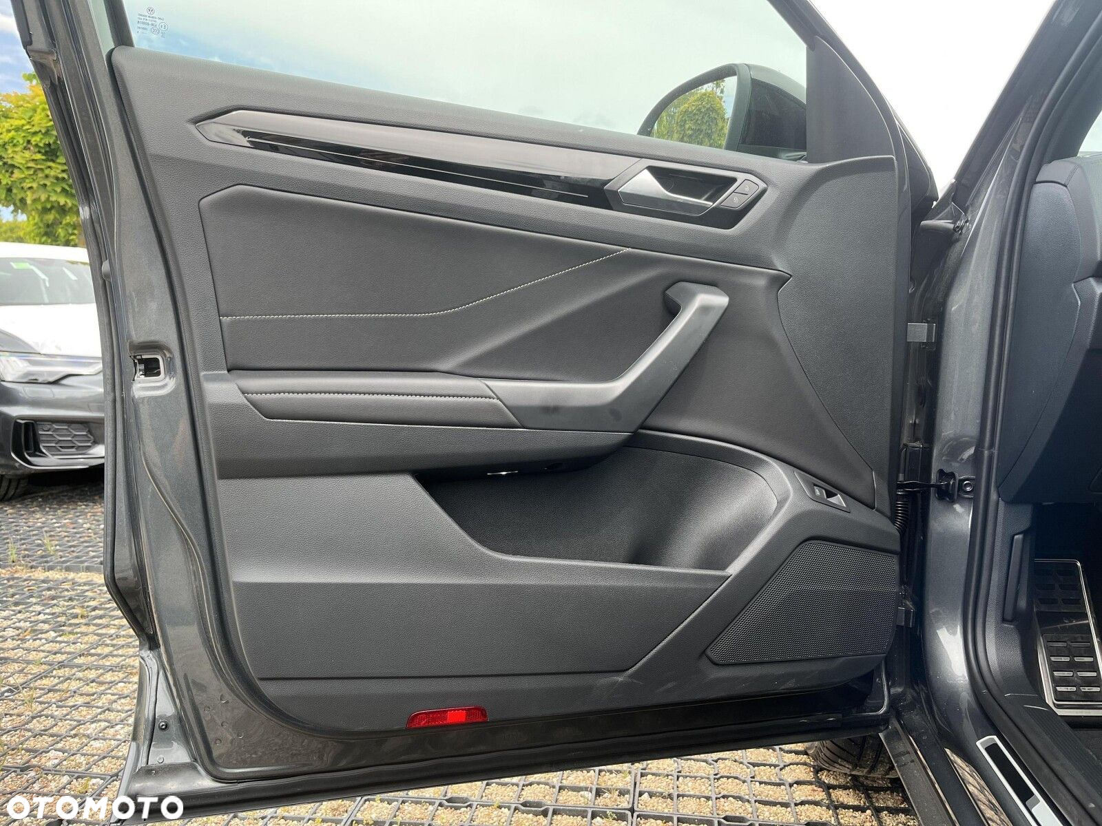 Volkswagen T-Roc - 18