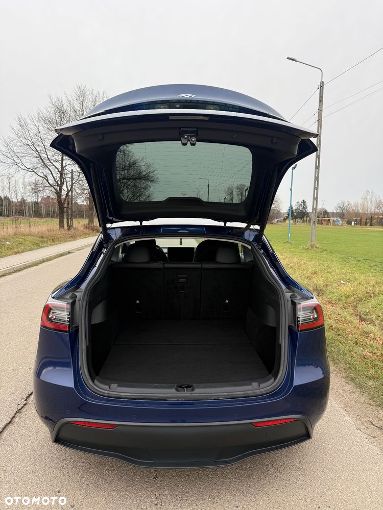 Tesla Y Premium Long Range Dual Motor AWD - 3