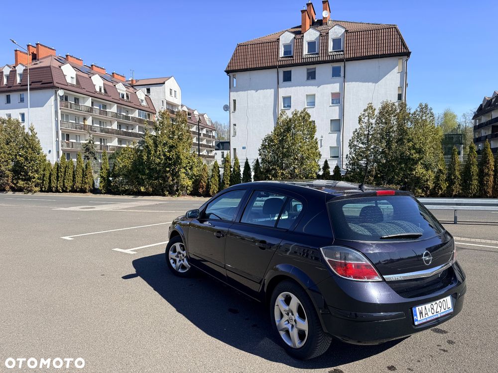 Opel Astra 1.6 Edition 111 Jahre - 10