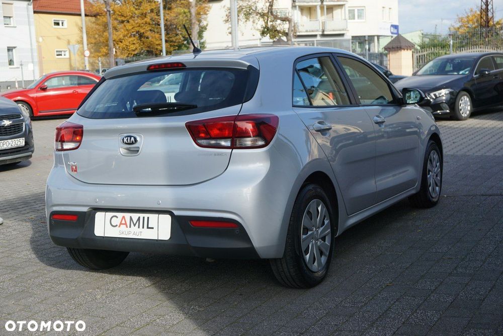 Kia Rio - 4