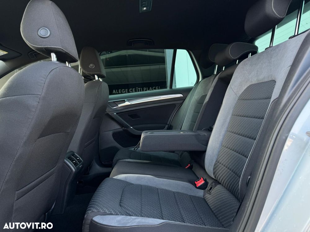 Volkswagen Golf - 22