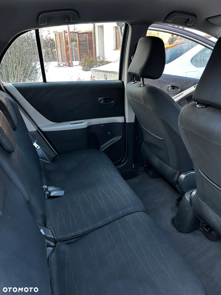 Toyota Yaris - 7
