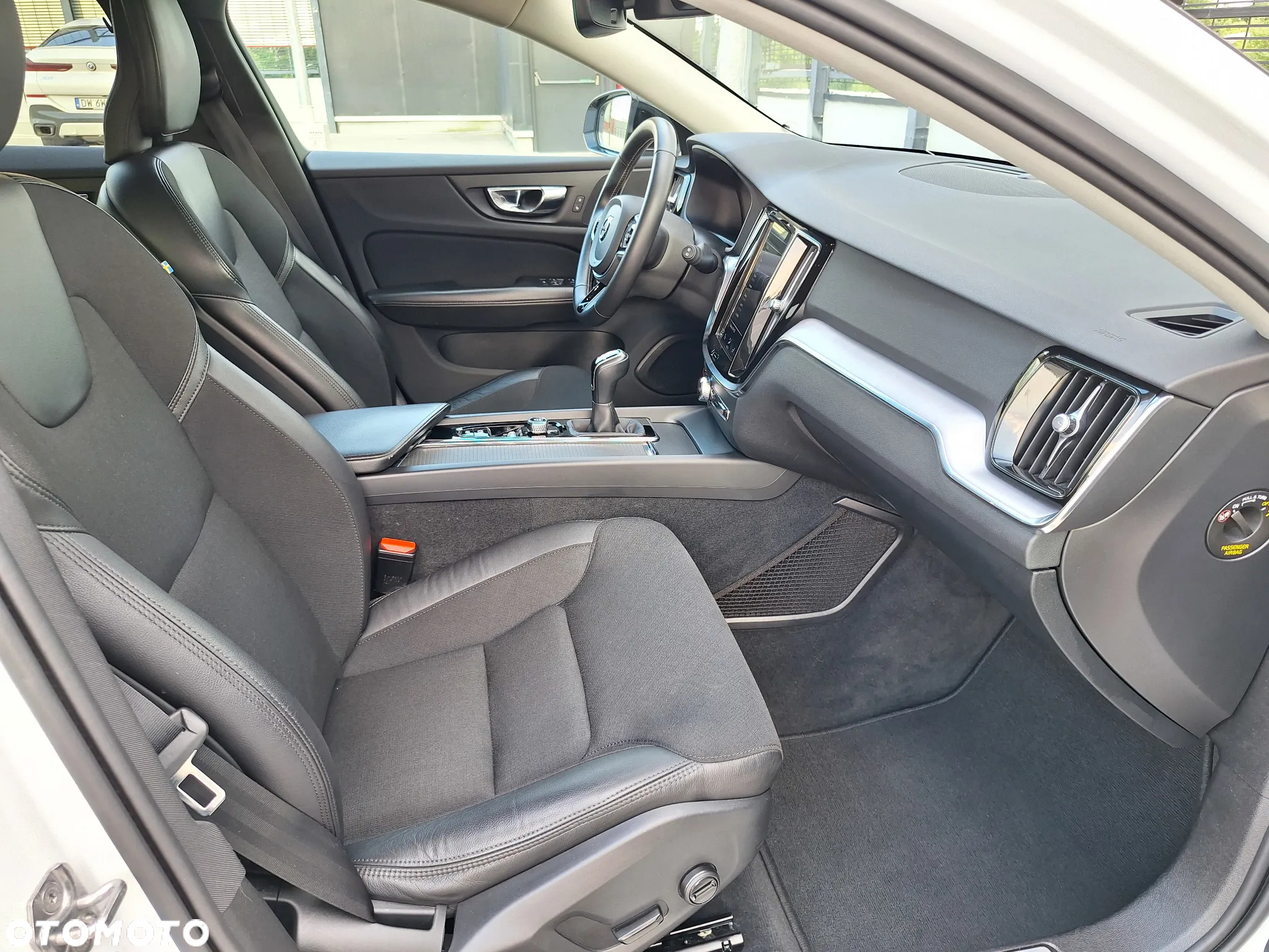 Volvo V60 D4 Momentum Pro - 27
