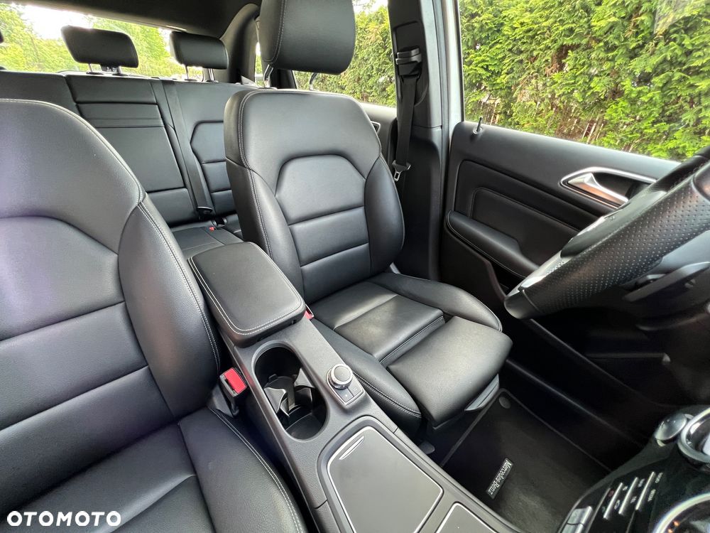 Mercedes-Benz Klasa B 250 4Matic 7G-DCT - 37