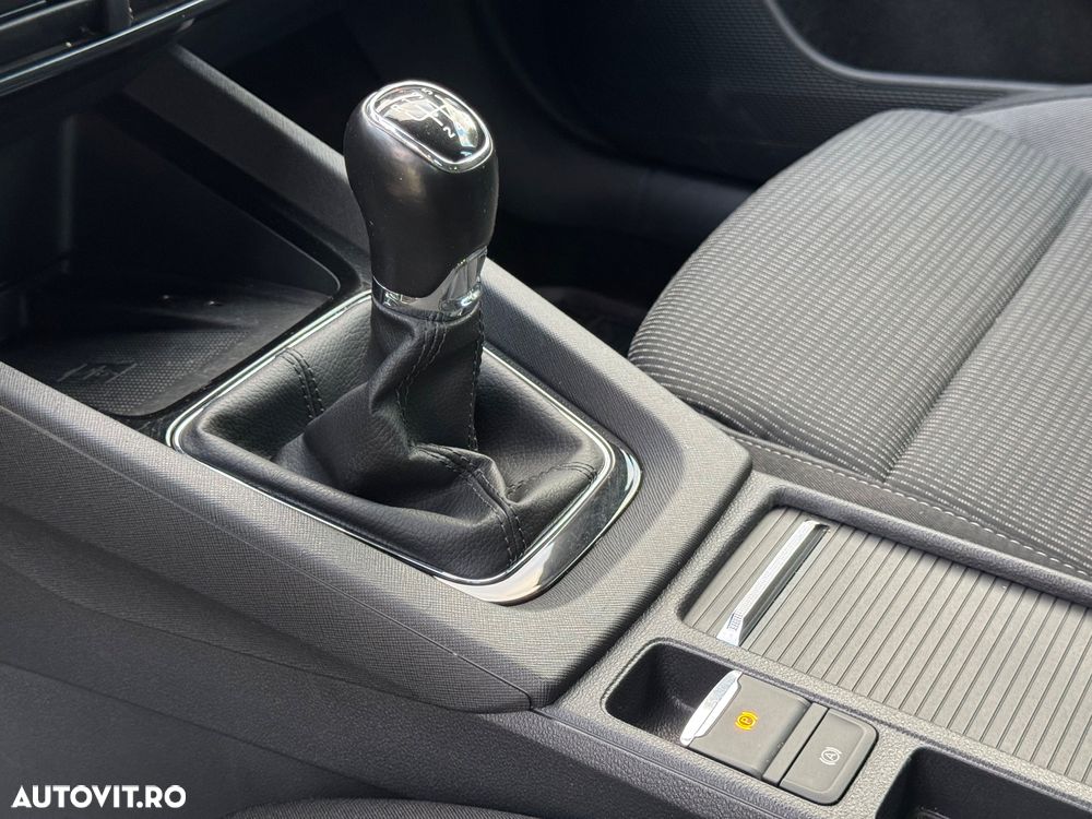 Skoda Octavia Combi 2.0 TDI Sportline - 20