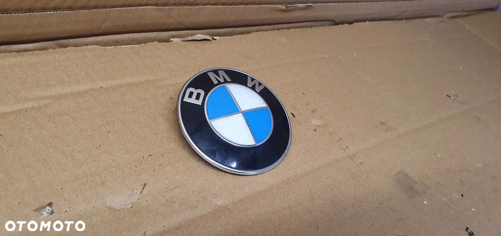 Znaczek emblemat logo przód BMW M5 G30 F90 8132375 - 2