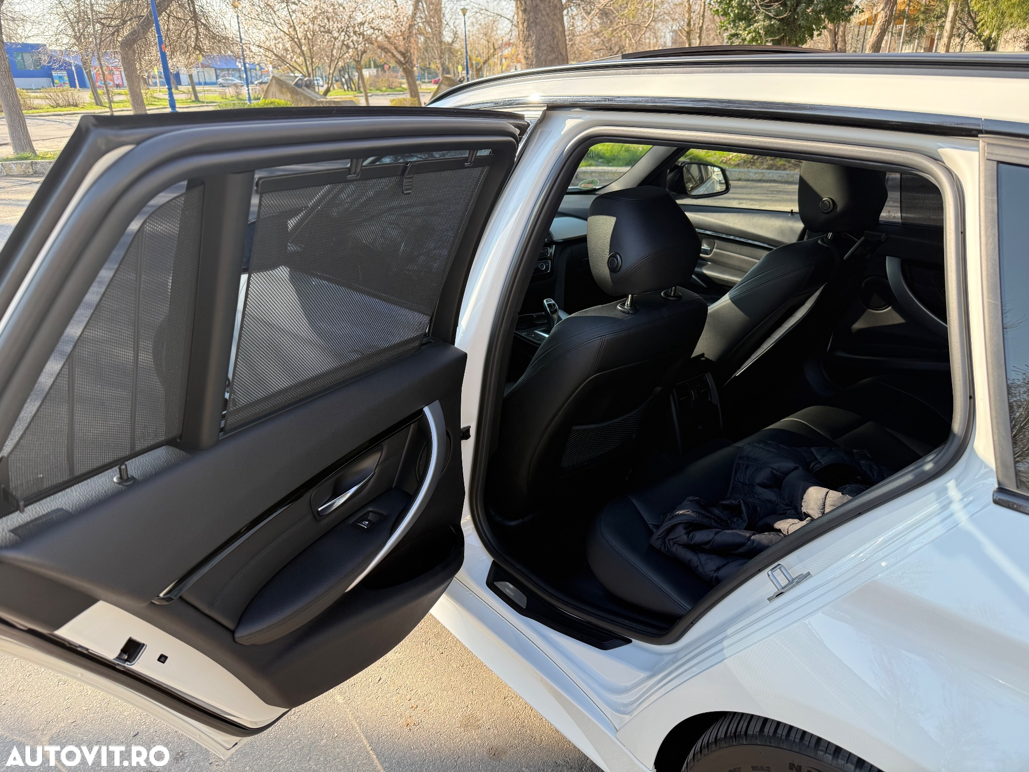 BMW Seria 3 320d Touring Aut. Edition M Sport Shadow - 7