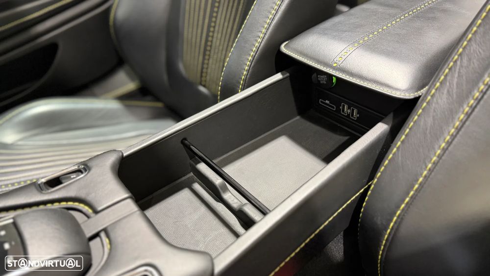 Aston Martin DB11 Volante V8 - 28