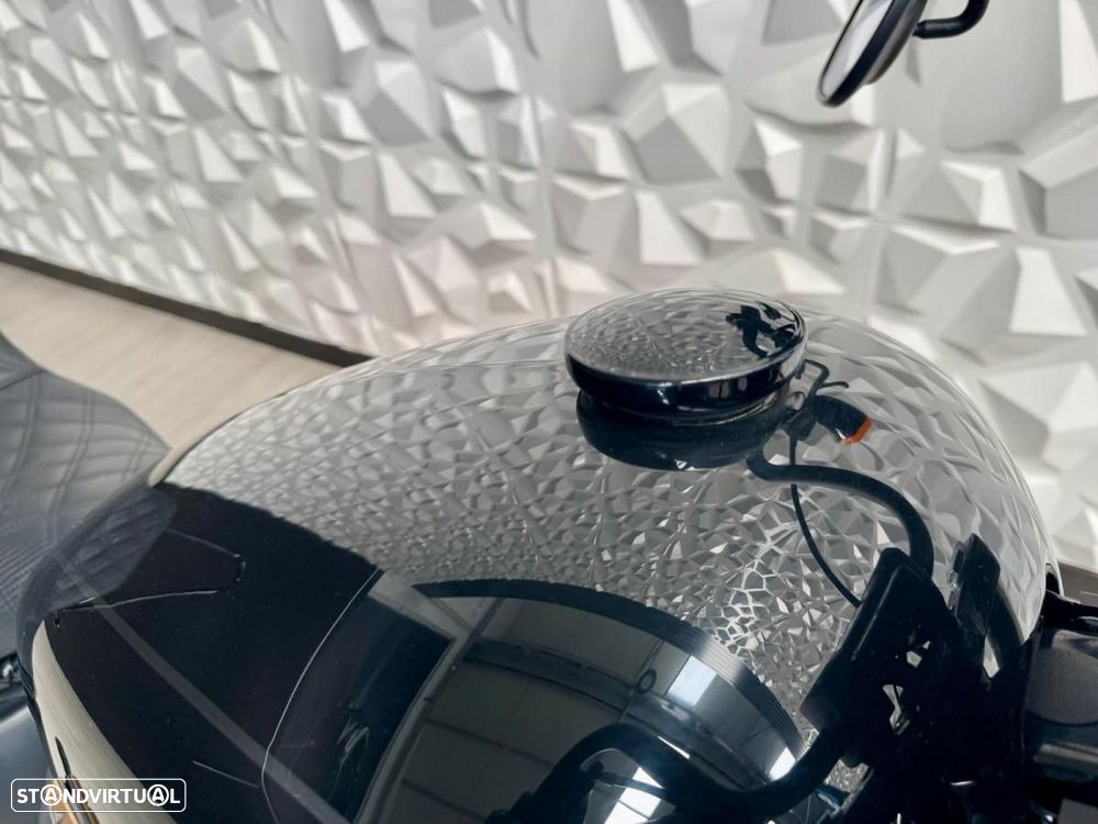 Harley-Davidson Softail FXBB Street Bob - 10