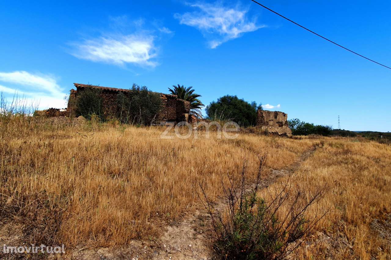 Excelente Terreno com 3 Ruínas para Reconstruir - Grande imagem: 5/21