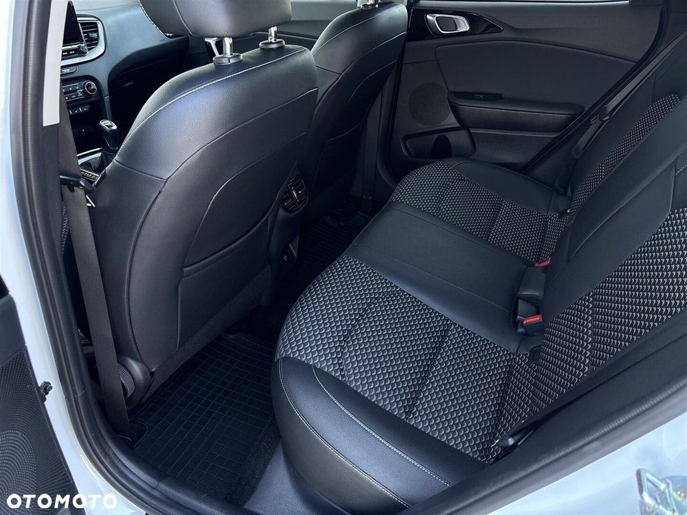 Kia XCeed 1.5 T-GDI Business Line - 12