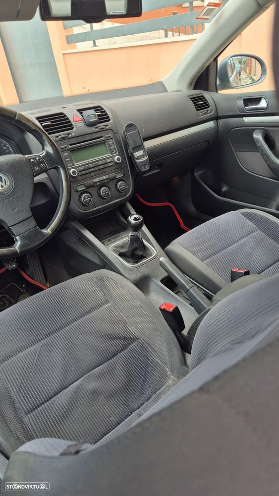 VW Jetta 1.9 TDi Confortline - 5