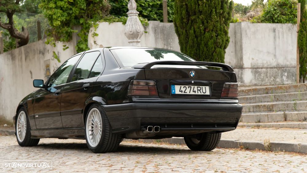 BMW 325 i - 8