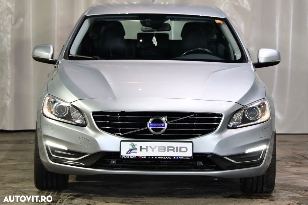 Volvo V60 D6 Plug-In-Hybrid AWD Geartronic Momentum - 36