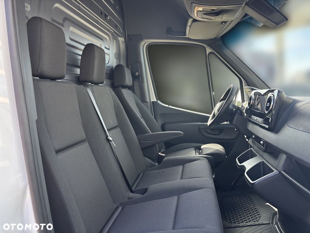 Mercedes-Benz Sprinter - 19