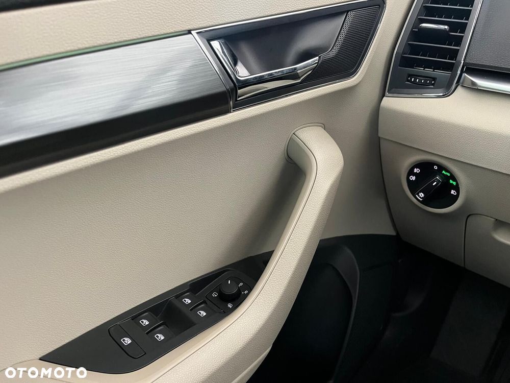 Skoda Karoq 2.0 TDI SCR 4x4 Style DSG - 17