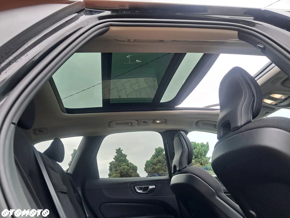 Volvo XC 60 B4 D Geartronic Momentum Pro - 32