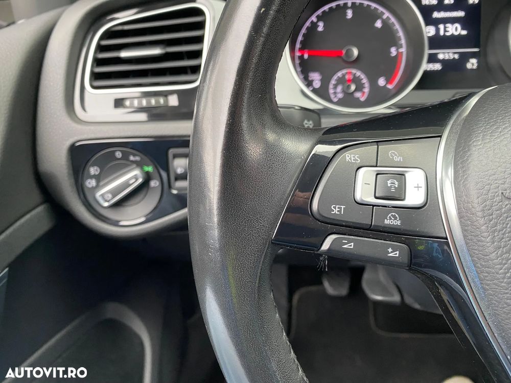 Volkswagen Golf - 23