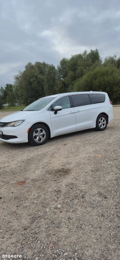Chrysler Pacifica - 4