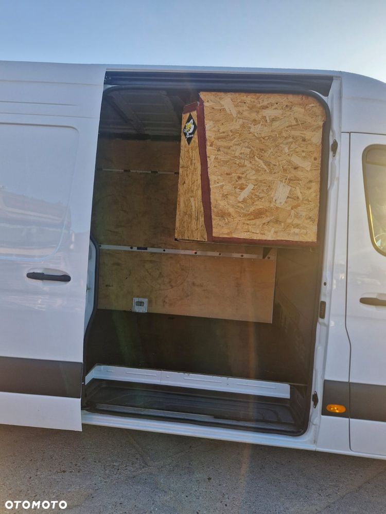 Mercedes-Benz Sprinter - 9