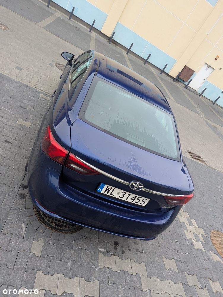 Toyota Avensis 2.0 D-4D Selection - 13