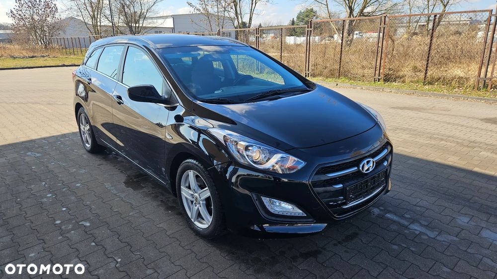 Hyundai i30 blue 1.6 GDI Trend - 13