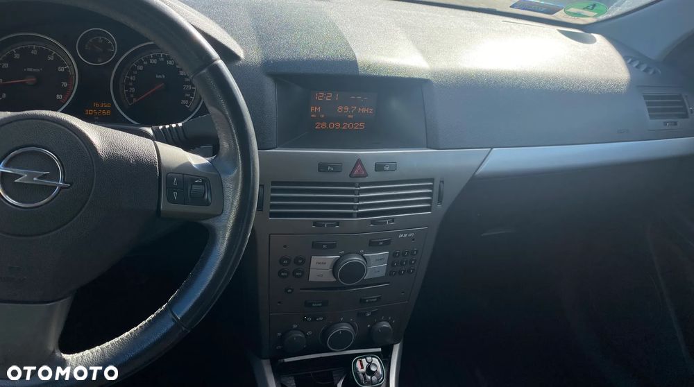 Opel Astra III GTC 1.6 Sport - 6