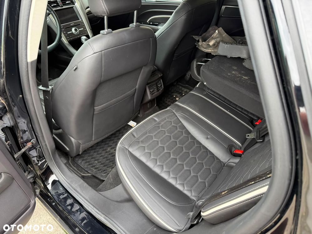 Ford Mondeo Vignale 2.0 Hybrid - 11